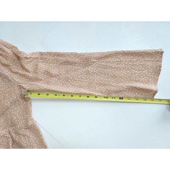 Urban Romantics Tan Polkadot Blouse Size S Bell Sleeve V-Neck Peplum Pullover - Picture 7 of 7